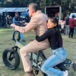 Mariluz Bermúdez Instagram - @vivirdeamorof a tres metros sobre el cielo 👋🏼🤣 ¿Qué tal nos quedó? 😎❤️‍🔥 • • • • #actor #vivirdeamor #fun #viral #fyp