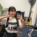 Marina Nagasawa Instagram - ジム再開しました🫶 冬は気を抜いたらどんどん太っていくからね😭 久しぶりのトレーニングはやっぱりきつくて 筋肉痛3日くらい続きました😹😹笑 夏に向けてまたトレーニング頑張るぞ💪 撮影会多少はお腹引き締まってたかな？？ @r_3fitness @r3.fitness_ryoki