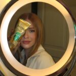 Marina Ruy Barbosa Instagram - pov: você descobrindo o segredo para ter um cabelo blindado e sem frizz. 🫧🛀 @pantenebrasil sempre na minha rotina de autocuidado #publicidade