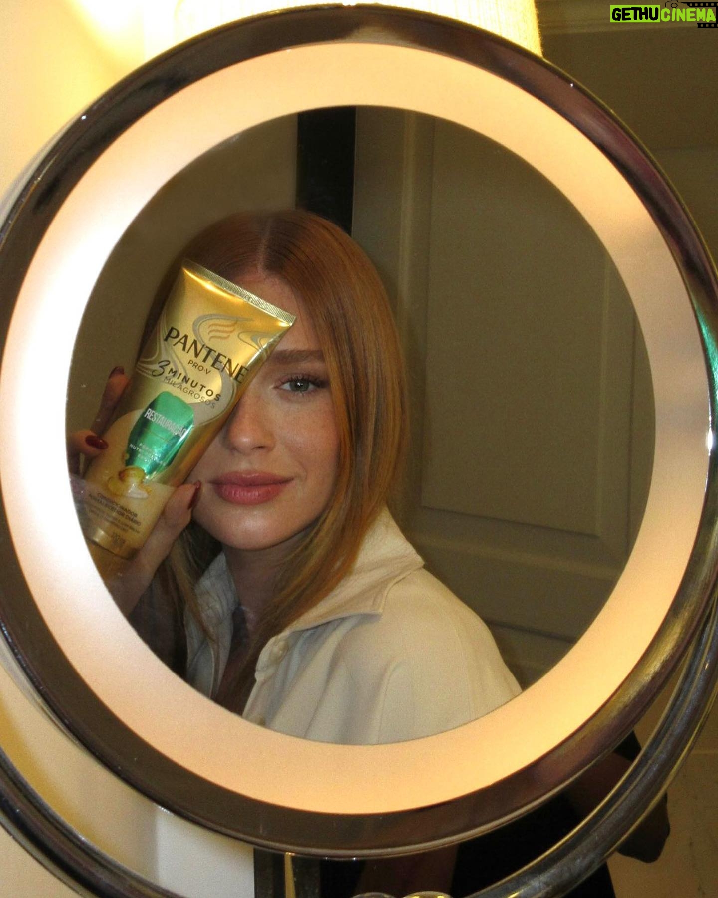 Marina Ruy Barbosa Instagram - pov: você descobrindo o segredo para ter um cabelo blindado e sem frizz. 🫧🛀 @pantenebrasil sempre na minha rotina de autocuidado #publicidade