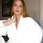Marina Ruy Barbosa Instagram - pov: você descobrindo o segredo para ter um cabelo blindado e sem frizz. 🫧🛀 @pantenebrasil sempre na minha rotina de autocuidado #publicidade