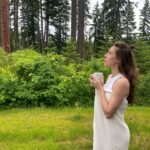 Marina Squerciati Instagram - It's time for my family vacation @suncadia! BUT FIRST COFFEE in a forest! ☕️🌲(I love it here.) #outofoffice #BRB #washingtonstate #vacation #forestlovers #familyvacation #familyvacay #butmorningsaremyown #suncadiaresort #suncadia #familyvacationsideas #golfrestort #theyhavealazyriver #iampumped YOU WOULD LOVE THE GOLF HERE @jesseleesoffer. LOVE. Come on by! 🏌️‍♂️
