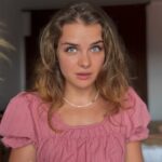 Marina Yers Instagram – La envidia o los celos son la mejor inspiración para uno avanzar y conseguir lo que su alma anhela. 

Tu yo superior te está pidiendo eso que envidias, pues no te queda más remedio que encontrar la manera de conseguirlo. 

La envidia debería ser producto de una mayor inspiración por lo tanto mayor compromiso de trabajo por tu parte. 

#envidia #celos #envidiaycelos #desarrollopersonal #desarrolloespiritual #tenerenvidia