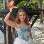 Marina Yers Instagram – Cuando tenía 8 meses de vida tuve cáncer de riñones, más conocido como Tumor de Willis. Quienes realmente lo pasaron mal fueron mis padres, al ver que podían perder a su niña recién nacida para siempre. 

Gracias a Dios eso no ocurrió así y sigo viva para poder transmitir mi mensaje: Vive, disfruta, ama, ríe, llora…. NUNCA sabes cuándo será el último día 🫠

Da las gracias por todo lo que tienes y siempre ve a por más, con la mejor de las actitudes, sin pisar a nadie y yendo a lo tuyo. La vida es solo una, deja de desperdiciarla y céntrate en vivir. 

#cancer #supervivientedecancer #enseñanza #desarrollopersonal #desarrolloespiritual