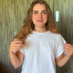 Marina Yers Instagram - Si te crees que con un físico impresionas, estás muy equivocado. Puede que a primera vista gustes o llames la atención, pero realmente cuando empiezas a jugar tus cartas es cuando abres la boca 👄 No seas idiot4 y creas que tienes el mundo ganado por cómo te luces, empieza a desarrollarte personalmente para ser MÁS que una cara bonita #genteguapa #bellezaysalud #labellezanoloestodo #personalidad