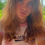 Marina Yers Instagram - Si tú no te quieres y no te respetas, por qué lo va a hacer tu pareja? Valórate y no busques fuera lo que te falta dentro✍️ ¿Quién es la persona que más quieres el mundo?Te leo👀