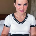 Marina Yers Instagram - Dios me ha creado, Dios me dio libre albedrío pero tiene un destino final preparado para mí, y por último, a Dios volveré una vez que muera. Es el pilar fundamental de mi vida, a Él acudo cuando estoy bien, cuando estoy mal, cuando estoy eufórica y cuando no lo estoy tanto. Ese amor que siento por nuestro Creador jamás lo he sentido por ninguna persona, animal o cosa material. Solo lo siento por Dios, porque tengo fé en mi corazón. #Dios #Diosesbueno #Creador #fé #vivirconproposito #vivirconfe