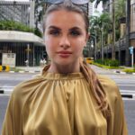 Marina Yers Instagram - SINGAPUR 🇸🇬 Fotos guapísima retocada con Face App VS la realidad 😏 Sea como sea, amo mi trabajo porque puedo hacerlo desde cualquier lugar del mundo. VIVA EL MARKETING DIGITAL. #singapur #vamosparasingapur #marketingdigital