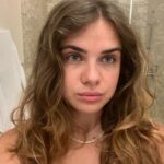 Marina Yers Instagram - 1. Foto de hoy, hecha por mi churri 😍 2. Otra sin maquillar recién levantada 3. Lombok, la isla más bonita y donde peor lo he pasado 4. El barco se hundía, las tres peores horas de mi vida 5. Había olas como caballos 🐎 aunque en el vídeo no se termina de notar 6. Eso sí, la naturaleza en Lombok una PASADA. 7. El puerto de Bali, precioso. 8. Y yo también 🥰