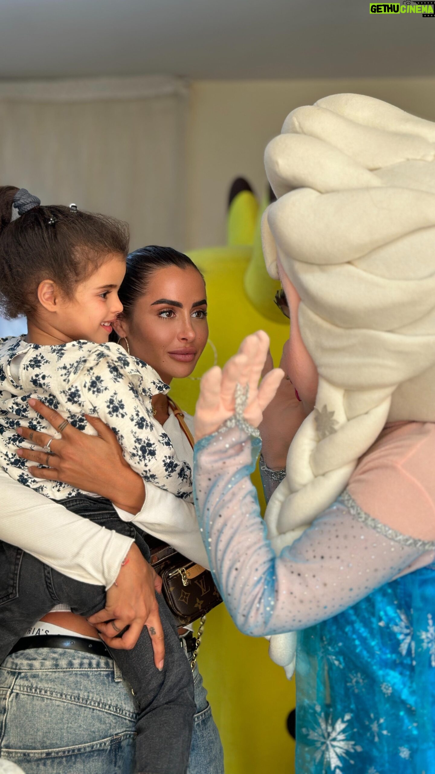 Marine El Himer Instagram - Ma mission d’aujourd’hui est celle de vous offrir une enfance plus heureuse, de voir vos yeux briller, vos sourires s’illuminer et votre âme d’enfants se cultiver @sosvillagesdenfantsmaroc 🤲🏽🤍