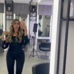 Marine El Himer Instagram – Après plus de 9h chez le coiffeur voici ma transformation capillaire 😃 

Merci à @mehmet.samann pour sa patience, son professionnalisme,son soucis du détail et surtout de m’avoir supporter 🤭

•ceci n’est pas une collaboration commerciale ( quand un travail est satisfaisant il faut le dire ! 🫰🏽✔️

#hair #love #photooftheday #transformation