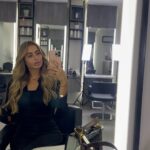 Marine El Himer Instagram – Après plus de 9h chez le coiffeur voici ma transformation capillaire 😃 

Merci à @mehmet.samann pour sa patience, son professionnalisme,son soucis du détail et surtout de m’avoir supporter 🤭

•ceci n’est pas une collaboration commerciale ( quand un travail est satisfaisant il faut le dire ! 🫰🏽✔️

#hair #love #photooftheday #transformation