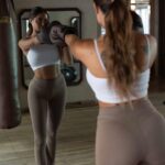 Marine El Himer Instagram – Event thought summer is over, there is no season for discipline. 
In sports, as soon as you stop, you regress ! Here the link regarding my fitness routine 🥊
👉🏽 jumellelhimer.com

📷 @sarahbakkas 

•collaborationcommerciale 

#photooftheday #fit