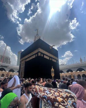 Marine El Himer Instagram - Labbayk Allâhoumma Omra 🤲🏽
Je réponds à ton appel, Ô Allah, par une Omra 🕋