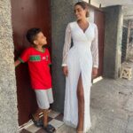Marine El Himer Instagram – Perdues dans les rues envoûtantes du Maroc le sourire profond de cet enfant m’a enveloppé de chaleur, révélant la pureté de l’âme et la beauté de l’humanité de mon beau pays 🤲🏽🇲🇦