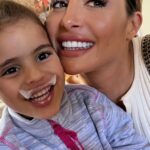 Marine El Himer Instagram - Ensemble, construisons leur un avenir meilleur 🤍🇲🇦 Vous m’avez suivi et accompagné à de nombreuses reprises à @sosvillagesdenfantsmaroc mon petit chez moi Marocain, là où plusieurs petits garçons et petites filles attendent un signe d’humanité, d’amour et d’espoir. Leur histoire est la mienne, ayant été abandonnée à la naissance par mon père. Pour avancer, j’ai dû faire des blessures du passé le moteur de ma mission d’aujourd’hui : celle de leur offrir une enfance plus heureuse et leur donner l’espoir en un monde meilleur 🤲🏽🤍
