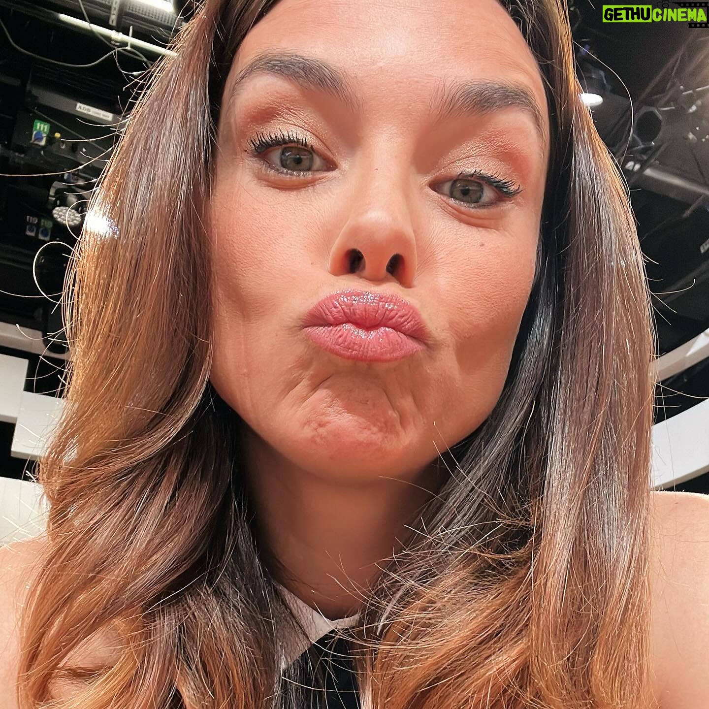 Marine Lorphelin Instagram - Recap de good vibes 💖🥳🍀 La dernière c’est cadeau ! 💖 @montasar @estellesabathier @stan_gruau @louannelorphelinoff & la team de @telematin_officiel @laurene___b Olivia Schaller