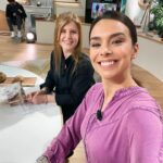 Marine Lorphelin Instagram - Dernier mois à 30 ans🤓🌸 Nouveaux challenges, nouvelles envies. Ma nouvelle vie professionnelle se dessine, doucement mais sûrement. La médecine me manque, j’y reviens. J’ai pris confiance en moi et je travaille pour mon projet professionnel. 1. Voir la vie en rose 🌸 2. Conférence Sport Santé Femmes avec @groupebpce 3. Tournage good vibes 💃🏾 avec la meilleure équipe ! 4. Et dans le train… 5. Coucou ! 6. Conférence santé des jeunes avec @chu_saintetienne 👩🏻‍⚕️ 7. Dédicaces de mon livre 📖 8. Ça bosse la thèse ! 9. Team rocket @webediafr @claralhgr 😘 10. Au magazine de la santé avec la pétillante @drdianakadouch !