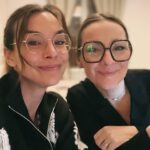 Marine Lorphelin Instagram - Une semaine studieuse à Paris 🤓 1. J’adore cette équipe 🥰 @telematin_officiel @carinneteyssandier @philippe.collignon @damienthevenot @emilietn 2. Mon look @zara bijoux @gena_jewelry ✨ 3. « Mille & une orchidées » au @jardindesplantesdeparis 4. Ma fleur @louannelorphelinoff 💗 5. Retrouvailles 🥹 @ysanoumea @spa.clemens 6. « Passeport » de Alexis Michalik au Théâtre de la Renaissance : MAGISTRAL 🎭 7. Magazine de la santé @allo.docteurs. Chemise @roseanna__officiel jean rose @majeparis 🌸 8. Soirée studieuse en préparation d’une conférence @laure.mattioli 🤓