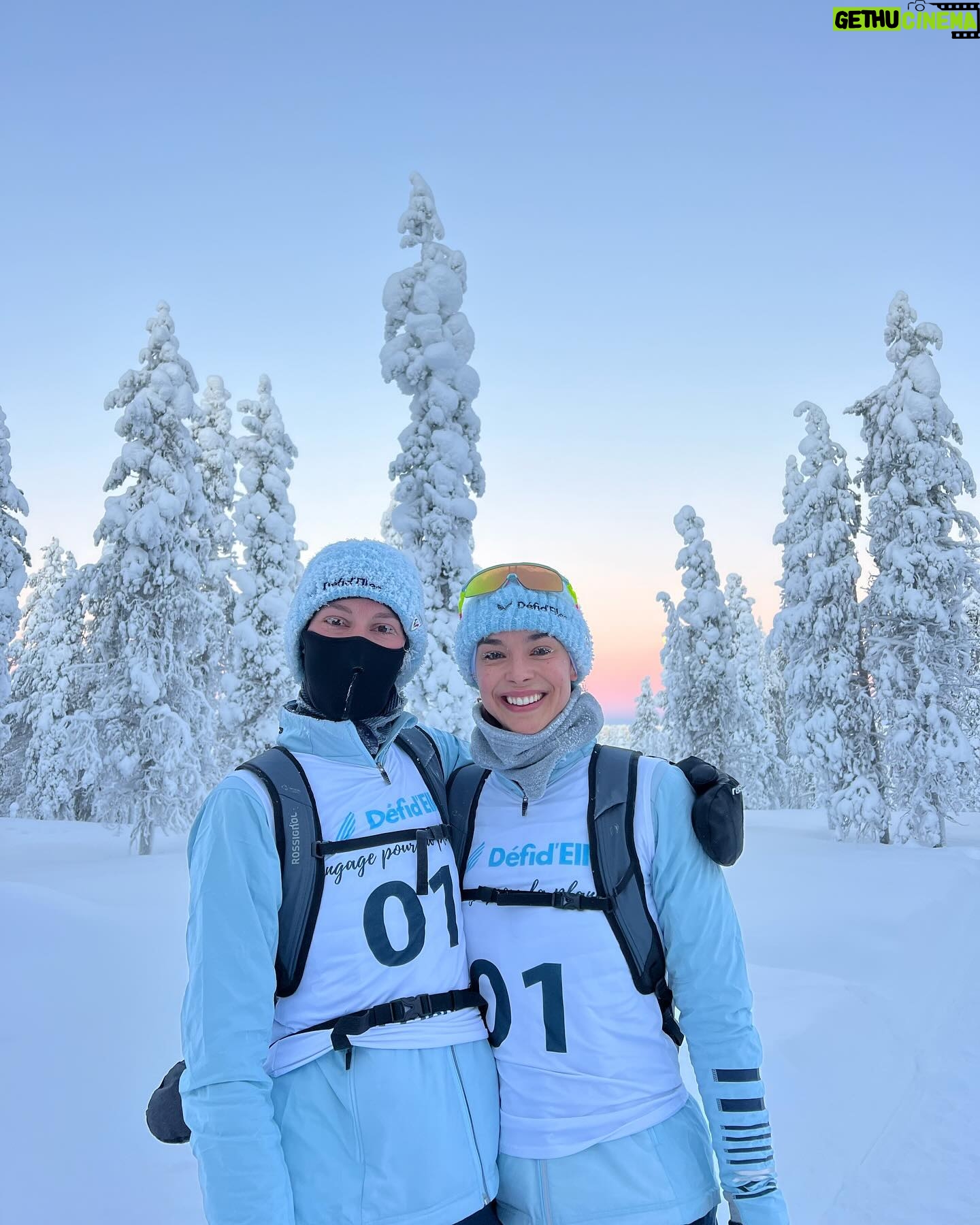 Marine Lorphelin - 31.2K Likes - Laponie x @defi_delles : J1, je suis émerveillée 🥹
- Invitation -
1.2. 15kms de trail dans un décor irréel 🩵
3. Surprise : descente en luge au 12eme km 😂
4.5. Direction les saunas 🥰
6. Une bande de nanas en or 😘
7. @nini.lanternier & ses chaussettes direction le bain glacé 🥶
8. À mon tour ! Ps : j’ai adoré 👌🏽
9. Bonne nuit pays merveilleux 🥹
#laponie #experience #defidelles #magie #winterwonderland #trail