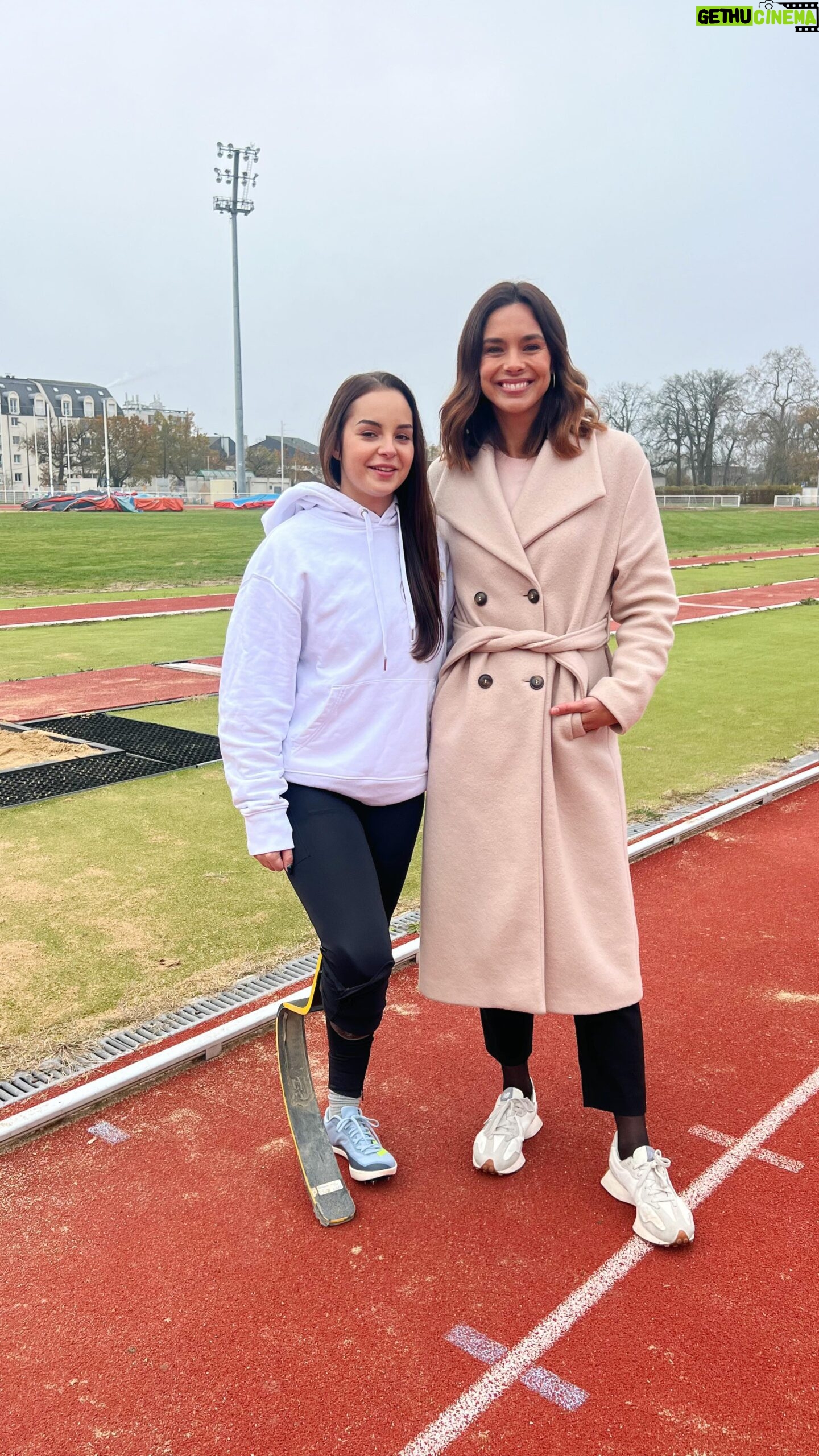 Marine Lorphelin Instagram - A l’occasion de la Journée mondiale contre le cancer qui a eu lieu dimanche 4 février dernier, on a parlé du cancer, de résilience et de l’importance de la nutrition pendant la maladie 🙏🏽 - Collaboration commerciale rémunérée avec @lifeatdanone – 💗Un joli message d’espoir pour tous ceux qui ont souffert ou souffrent du cancer avec le sport comme support à la reconstruction. On vous donne rendez-vous avec @typhaine_solde aux Jeux Paralympiques de Paris 2024 ! #cancer #paralympique #Paris2024 #athlète #handisport