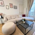Marine Lorphelin Instagram – Se sentir bien chez soi, et sur ce canapé 😍 

Bien installée, je vois la vie en rose 💕
Bon dimanche à tous ! Chill à la maison, sportif ou avec vos proches ? 

– produit offert @bobochicparis – 
#home #feelinggood #canapé #deco