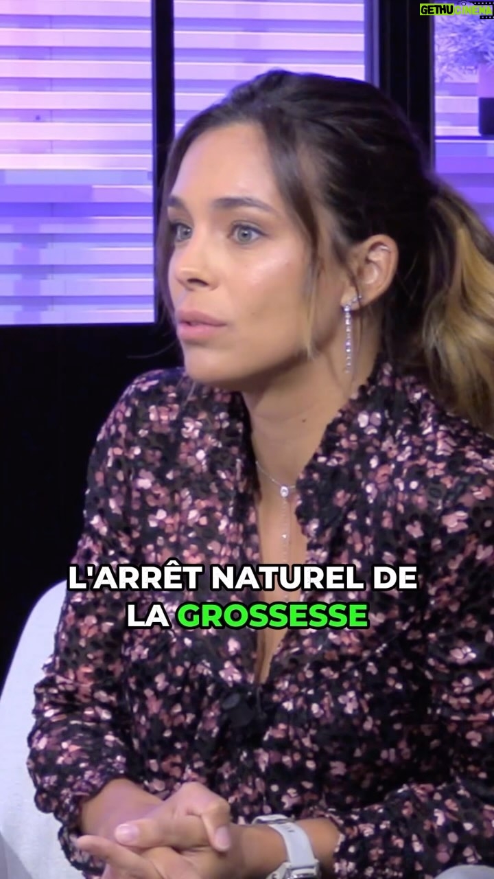 Marine Lorphelin Instagram - 1 couple sur 3 environ sera concerné par un « arrêt naturel de la grossesse » ( qu’on ne veut plus appeler fausse couche ) ⚠️ Si cet événement peut être traumatisant, il est malheureusement fréquent et naturel. Alors nous tenions à vous rappeler que ce n’est pas de votre faute🙏🏽 Les causes sont multiples, variées, parfois identifiables, mais souvent inconnues. 😔 On en parle dans l’épisode de #HealthAcademy dédié à la grossesse & au post parfum ! ➡️ Vidéo complète à retrouver sur la chaîne du génialissime @majormouvement Avec notre sage femme préférée @charline.sagefemme & notre pédiatre adoré @ped.urg 👩🏻⚕️ N’hésitez pas à nous partager vos retours sur la vidéo ! #medecine #sante #gyneco #grossesse #arretgrossesse #faussecouche