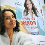 Marine Lorphelin Instagram – Voir mon livre dans le métro Parisien 😱🫣🥹🥳

Vous ne savez pas comme je suis reconnaissante de savoir que le livre a été lu, et sera lu. C’est la meilleure récompense pour celui/celle qui l’écrit ! 💗

C’était un défi de vous proposer un livre sur la prévention de votre santé physique et mentale, dans notre pays où malheureusement ces sujets ont longtemps été oubliés. ⚠️

Mais nous sommes aujourd’hui tous conscients de l’importance de prendre soin de sa santé le plus tôt possible, prévenir avant de guérir. 👩🏽‍⚕️

Et le médecin en moi est tellement ravie quand je lis vos retours 🙏🏽

« Je me suis remise au sport grâce au programme »
« J’ai adopté quelques conseils et mon sommeil s’améliore »
« j’ai changé mon alimentation et celle de ma famille » 
« je me sens moins seule face à mon anxiété »

📖 Ce guide « En pleine forme » est fait pour vous aider à comprendre votre santé, vous donner quelques conseils pratiques et vous accompagner vers le mieux être 🙌🏽

Merci @edition_marabout 😘

#livresante #prevention #medecine #conseilssante