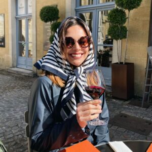 Marine Lorphelin Instagram - Découverte du Bordelais avec @stan_gruau 😍🍇

L’histoire des négociants à Bordeaux 
St Emilion, ses galeries souterraines et son vin évidement ! 
Sauternes, avec une dégustation exceptionnelle au Château d’Yquem.

J’espère que vous avez passé de belles fêtes de Pâques 🐣

- ceci n’est pas une collaboration commerciale - 
- l’abus d’alcool est dangereux pour la santé (on ne le répétera jamais assez) il est à consommer avec modération ! -

#Bordeaux #weekend