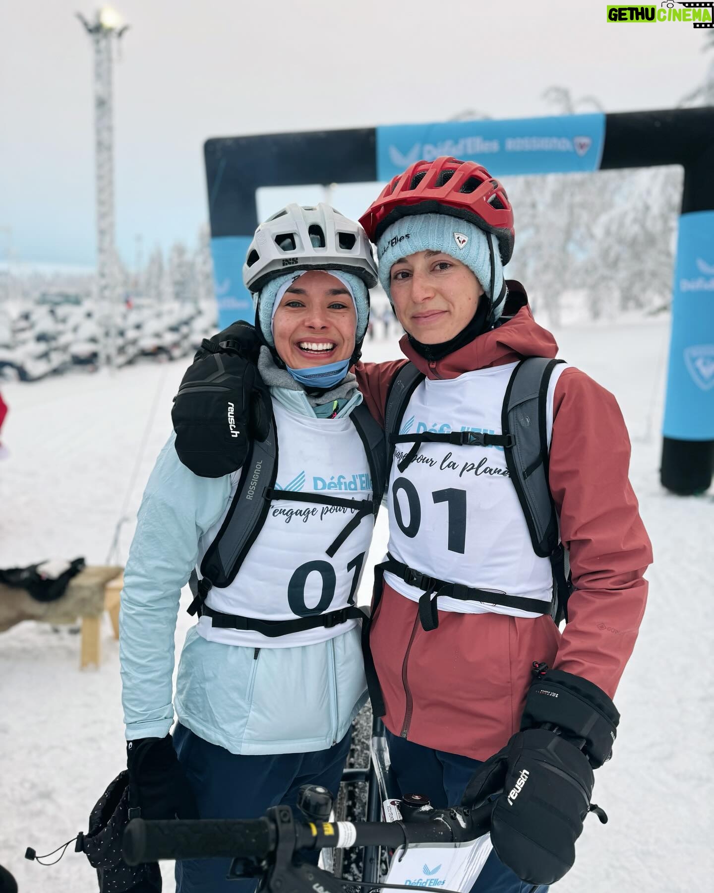 Marine Lorphelin Instagram - Laponie x @defi_delles : J3 dépassement de soi et émotions fortes 🥹 - invitation - 1. Une arrivée après 16kms de run & bike TELLEMENT DIFFICILE 🥹 larmichettes mais grande fierté ! Bravo à mon binôme qui a tenu bon au mental 💪🏽 2. Les girls trop heureuses d’avoir terminé cette course ! 3. Mon caneton ❤️ 4. Ces nanas en or, quelle belle rencontre ! Prêtes à affronter le froid à 8h du matin 😅 5. À taaaaaable, trop faiiiiim 🤤 6. Je meurs d’amour avec les bébés huskies alaska ! 7. Le chien de traîneau, une expérience MAGIQUE, un sentiment de liberté indescriptible 🐕 8. On a piloté le traîneau, quel kiffe ! Merci @defi_delles pour cette découverte de la Laponie Finlandaise, je n’oublierai jamais 🩵 #emotions #runandbike #depassementdesoi #laponie #chiendetraineau