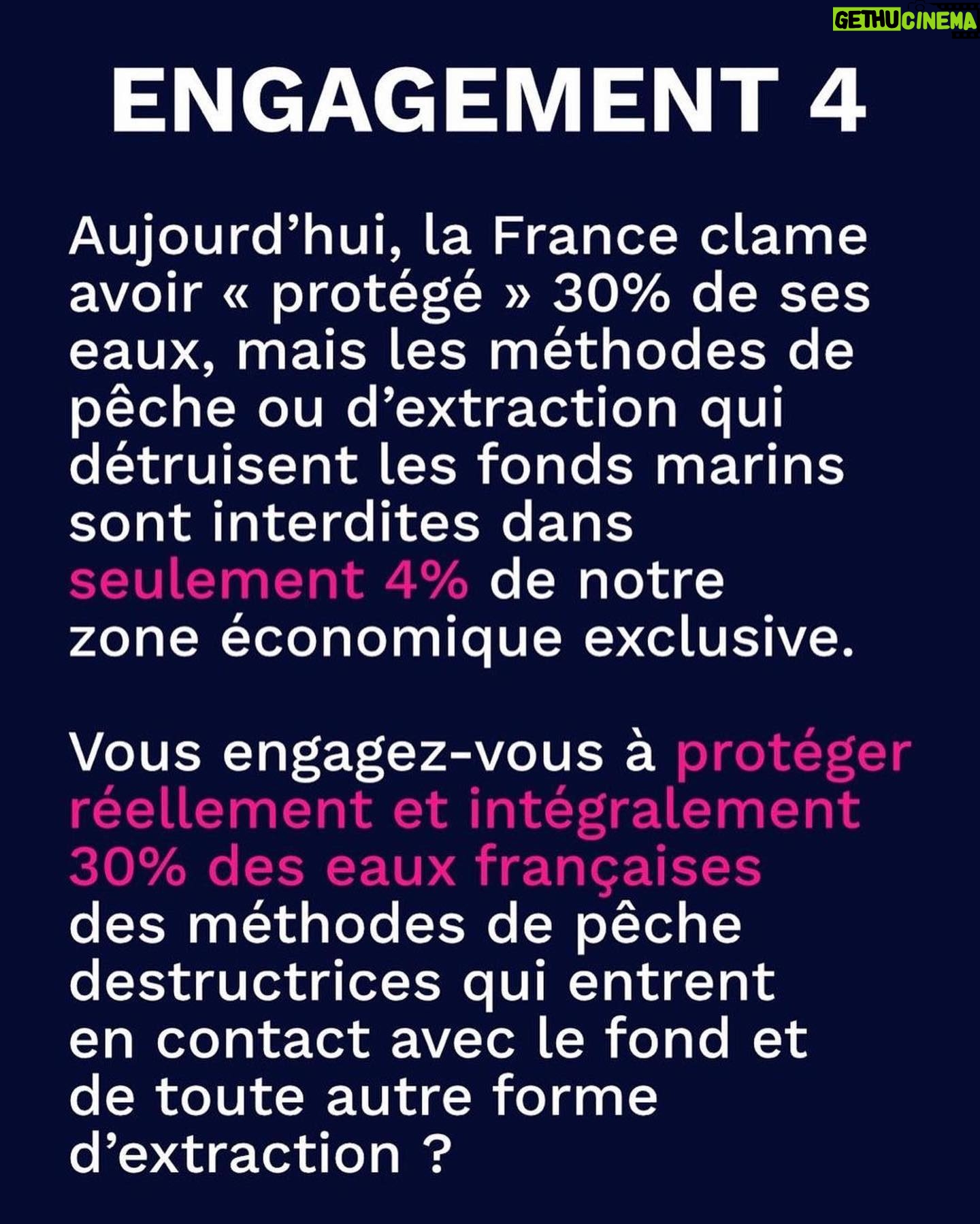 Marion Cotillard Instagram - #Repost @claire_nouvian ・・・ 🚨J’ai besoin de vous pour obtenir des engagements ambitieux et concrets pour le climat et la biodiversité. Comment agir? Merci de taguer @emmanuelmacron en commentaire et de partager ce post autour de vous. L’écologie a été la grande oubliée de cette présidentielle et dans quelques jours aura lieu le DERNIER DEBAT de la présidentielle. Nous avons l'opportunité d'imposer nos demandes et d'exiger des engagements concrets. Il reste 4 jours. Je compte sur vous ! Claire *** M. @emmanuelmacron : pas de quinquennat sans climat. 3 ans. C’est le temps qu’il reste pour réduire drastiquement les émissions de gaz à effet de serre si nous voulons conserver un monde vivable. Dans cette course contre la montre, l’océan est notre meilleur allié. Historiquement, l’océan a absorbé 93% de l'excédent de chaleur généré par les activités humaines ainsi que les émissions de gaz à effet de serre. L’océan absorbe ainsi chaque année entre un quart et près d'un tiers de nos émissions globales de CO2 et agit comme le principal régulateur du climat de notre planète. L’océan est de fait notre meilleur allié dans le combat que nous devons mener contre la crise climatique. Détruire l’océan, c’est nous condamner collectivement. Et pourtant, nous infligeons aux océans et aux pêcheurs artisans d’immenses dégâts liés aux activités de pêche industrielle. C’est à cela qu’il faut mettre fin. D’urgence. Nous avons besoin de 4 engagements concrets. (A retrouver dans les slides)
