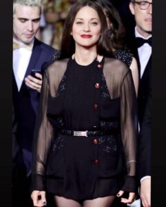 Marion Cotillard Instagram - FRÈRE ET SŒUR En salle en ce moment! @festivaldecannes 2022 #arnauddesplechin #melvilpoupaud @benjaminsiksou @whynotproductions_officiel @le_pacte_officiel @chanelofficial Glamers @eliottbliss @hairbyadir @christophedanchaud_ @ccnailsparis @e_mendez @elsaheizmann @perrinesabbat @eliottbliss
