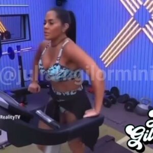 Maripily Instagram - PARODIA | PELEA POR LA TROTADORA 🏃🏾‍♀️🌪️

HOY SOLO SE VOTA POR @maripilyoficial ✨