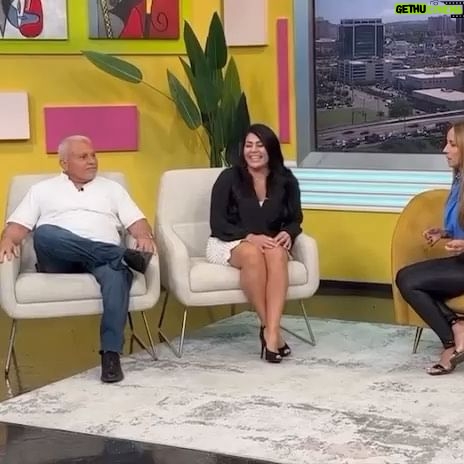 Maripily Instagram - Entrevista con el padre de Maripily, Héctor Rivera y la hermana de ella, Glorimar, quienes aseguran que ella cocina bien y no salado como ha trascendido en @lacasadelosfamosostlmd @alexandraalas12 @alexandrafuentes @telemundopr @bermu13 #MaripilyaLaFinal #TeamMaripily #TeamHuracanBoricua