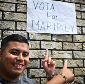 Maripily Instagram - @joe_joegarcia NOS ENVÍA UN MENSAJE 😎🔥

TODOS VOTACION🗳️ MASIVA 🥷POR EL #HuracanBoricua 🌪️🇵🇷 #TeamMaripily ACTIVOOO 💥

🔗👉www.Telemundo.com/show/lacasadelosfamosos/vota
