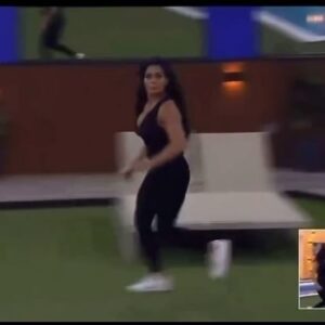 Maripily Instagram - HOY ES JUEVES DE NOMINACIONES Y MARIPILY NO LA PUEDEN TOCAR 😎 shaauuuu 🏃🏾‍♀️🏃🏾‍♀️🏃🏾‍♀️🏃🏾‍♀️🏃🏾‍♀️🏃🏾‍♀️

#TeamMaripily #TeamHuracanBoricua #MaripilyGanadora #LCDLF4 hasta luego Maricarmen 🤭