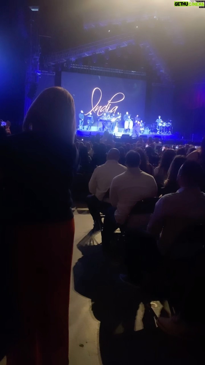 Maripily Instagram - Connecticut explota en aplausos en el concierto con @yosoylaindia y @victormanuelleonline cuando LA INDIA envía mensaje contundente que PUERTO RICO se respeta y que apoyen a @maripilyoficial demostrando una vez más que el apoyo de Puerto Rico es masivo hacia el HURACÁN BORICUA 👊🏽💪🏽🌺🇵🇷 con más 8,000 invitados ! #lacasadelosfamosos #teammaripilyrivera #teammaripily #TeamHuracanBoricua #MaripilyFinalista #MaripilyGanadora