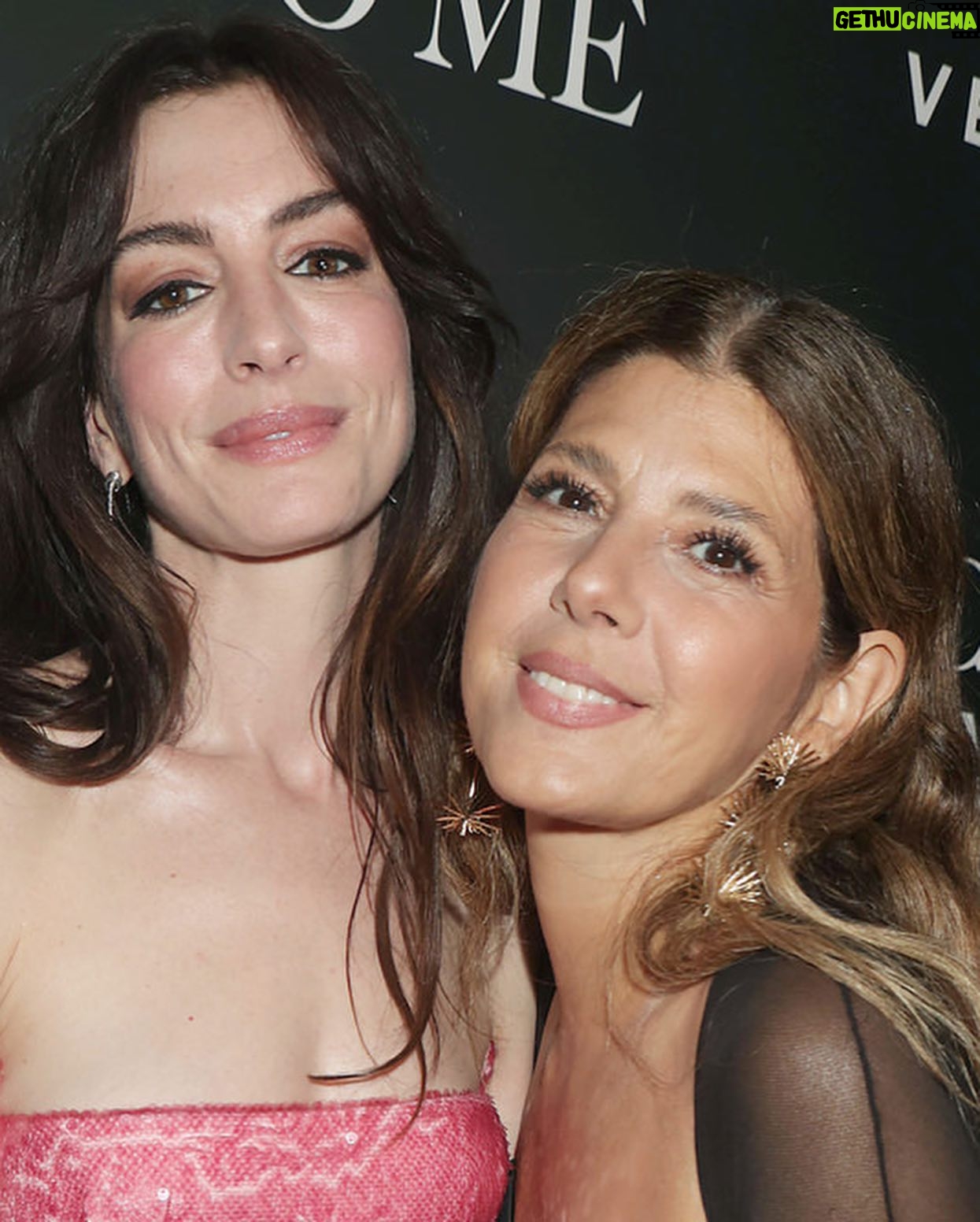 Marisa Tomei Instagram - I never really liked water until @SheCameToMeFilm (βοΈ gang π₯) During the makings of this movie, I got to understand the water ways of New York and so much more. Working with the brilliant @rebeccamillerstoryteller who wrote and directed this film was truly a dream come true. Thank you to @annehathaway, and Peter Dinklage for being amazing to work alongside. #SheCameToMe is in theaters now β go check it out, tell me how it made you feel! Original song by @springsteen is also a treat! M xox