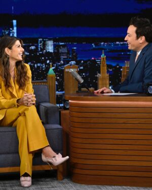 Marisa Tomei Instagram - Love to my glam squad… 

Hair #heleneeavy
Makeup @jameskaliardos 
Styling @cryoungin 
Suit @gabrielahearst 
Shoes @manoloblahnik 
Jewels @jenniferfisherjewelry