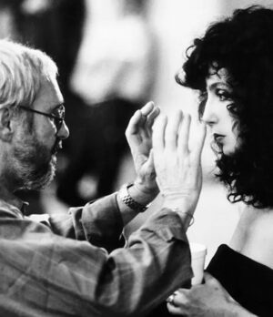 Marisa Tomei Instagram - Remembering the brilliance of Director #NormanJewison. An honor to have worked alongside a legend with such an eclectic career.
RIP ❤️