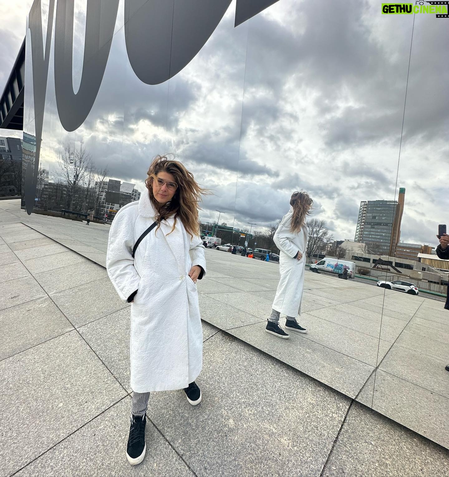 Marisa Tomei Instagram - Hello Berlin⦠what a time š„§