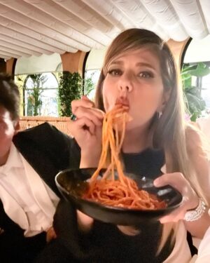 Marisa Tomei Instagram - 🍝 always