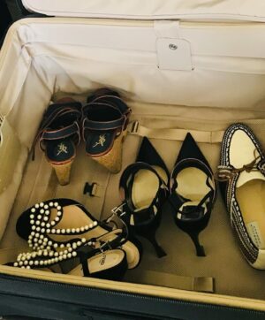 Marisa Tomei Instagram - Just over half-way through the summer…. I hope you made some time for rest and respite 💛 and if you didn’t, there’s still time…

As encouragement, I wanted to giveaway a @briggsandriley suitcase set with my initials. 

How to enter:
1 - comment with your top travel destination   tag your ideal travel budd
2 - make sure you both like this post and follow me   @briggsandriley (@marisatomei / @briggsandriley ) 

Winner announced on Monday 8/1. Must be in the U.S. or Canada. 

Good luck! X