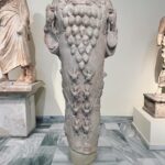 Marisa Tomei Instagram - Ancient orbs at the Acropolis museum @therealkateshela