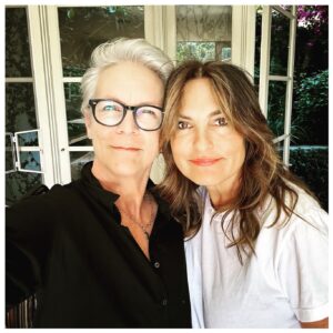 Mariska Hargitay Instagram - Fierce female friendship alert.
Love this lady.  #WhereYouBeenAllMyLife #SisterFromAnotherMister 🤝