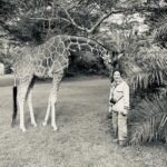Mariska Hargitay Instagram – Making friends all over the place!🇰🇪 #Nditu  #Giraffe