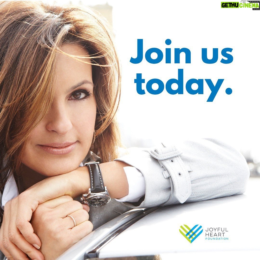 Mariska Hargitay Instagram - “Together, we can set an example of what visionary support looks like, what healing in community looks like—and how the world can look when the experiences, rights and reclaimed lives of survivors are prioritized.” - Mariska Hargitay Happy #GivingTuesday! Please make a donation at the link in bio to help us build stronger support, policies, and communities for survivors. 💚💙