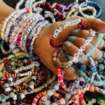 Mariska Hargitay Instagram - #CaptainBenson knows how to take orders! “So make the friendship bracelets”…. Are you ready for it? 🫶🏼 #bejeweled