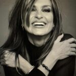 Mariska Hargitay Instagram - Thank you dear sweet @mrchrismcmillan, for making magic, for making art, and for elevating everything you do. You’re a light. @variety @vsteves