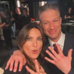 Mariska Hargitay Instagram - Just a quarter of a century… no biggie #Season25 #HereWeGo #SetBesties #TisTheSeasonForASelfie #Reunited